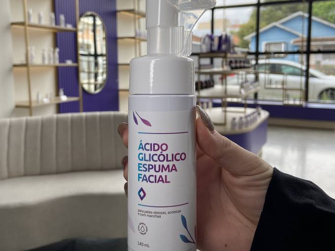 Espuma facial de ácido glicólico